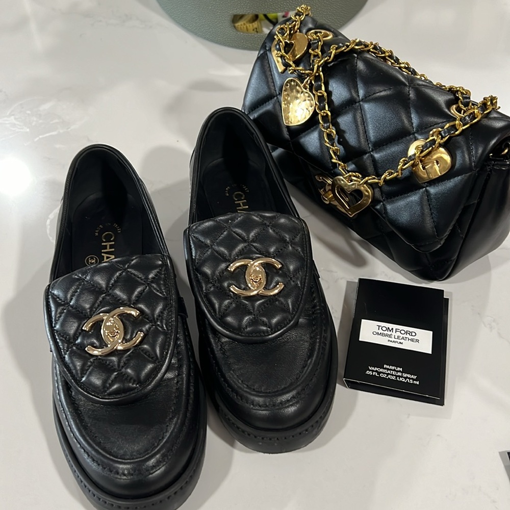 WOMENS Chanel Padlock Quilted Pillow Top TURN LOCK Loafers Size 38.5 - Picture 8 of 17